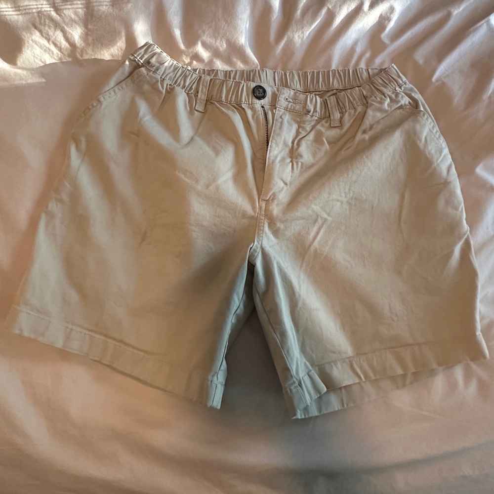 Chubbies Tan 7 inch inseam Stretch Khaki Shorts